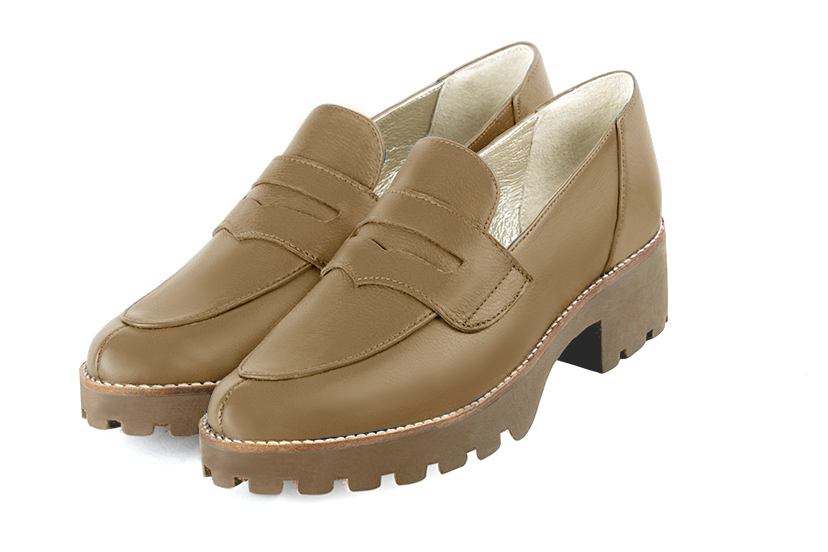 Camel beige women's casual loafers. Round toe. Low rubber soles. Front view - Florence KOOIJMAN